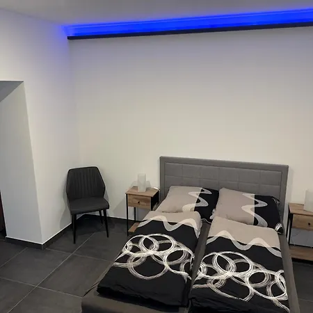 Zum Kanal Guest house *